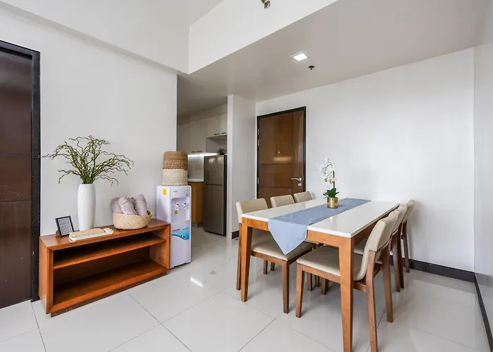 Furnished 2br Floor Minutes To With Amazing Sea View, Netflix, Wifi And Pool Access