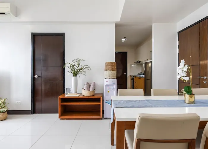 Furnished 2br Floor Minutes To With Amazing Sea View, Netflix, Wifi And Pool Access *