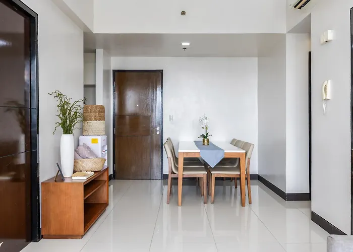 Furnished 2br Floor Minutes To With Amazing Sea View, Netflix, Wifi And Pool Access * Punta Engano (Mactan)