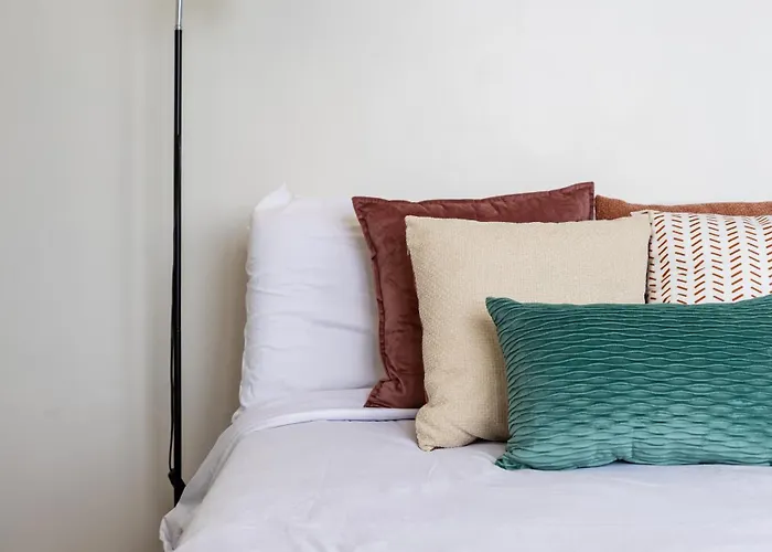 Furnished 2br Floor Minutes To With Amazing Sea View, Netflix, Wifi And Pool Access Apartment