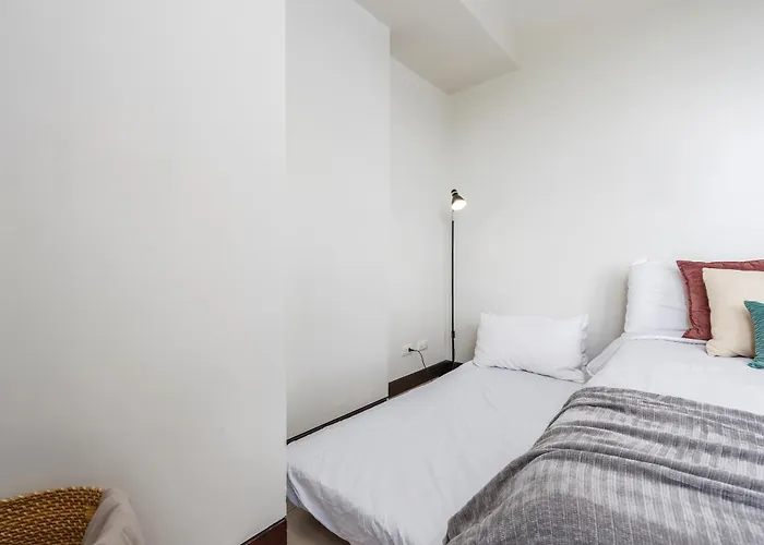 Furnished 2br Floor Minutes To With Amazing Sea View, Netflix, Wifi And Pool Access Apartment Punta Engano (Mactan)