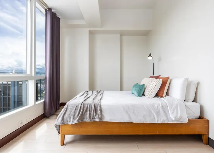 Furnished 2br Floor Minutes To With Amazing Sea View, Netflix, Wifi And Pool Access Apartment