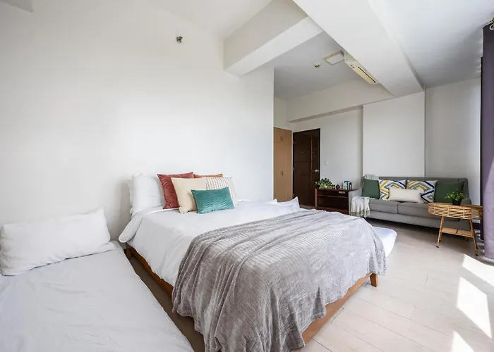 Furnished 2br Floor Minutes To With Amazing Sea View, Netflix, Wifi And Pool Access *