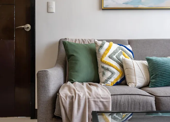 Furnished 2br Floor Minutes To With Amazing Sea View, Netflix, Wifi And Pool Access