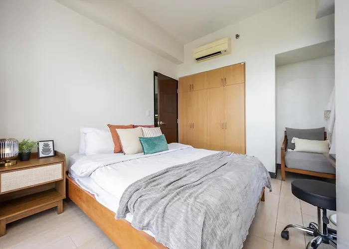 Furnished 2br Floor Minutes To With Amazing Sea View, Netflix, Wifi And Pool Access Apartment