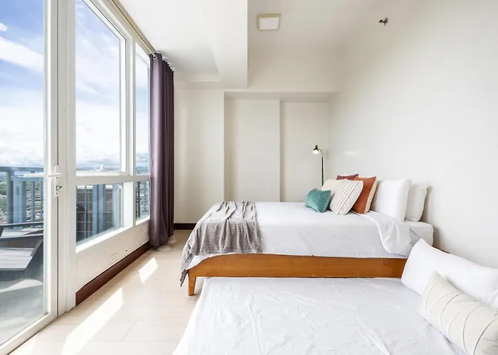 Furnished 2br Floor Minutes To With Amazing Sea View, Netflix, Wifi And Pool Access *