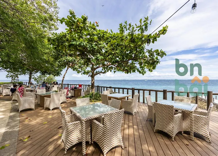 Furnished 2br Floor Minutes To With Amazing Sea View, Netflix, Wifi And Pool Access *